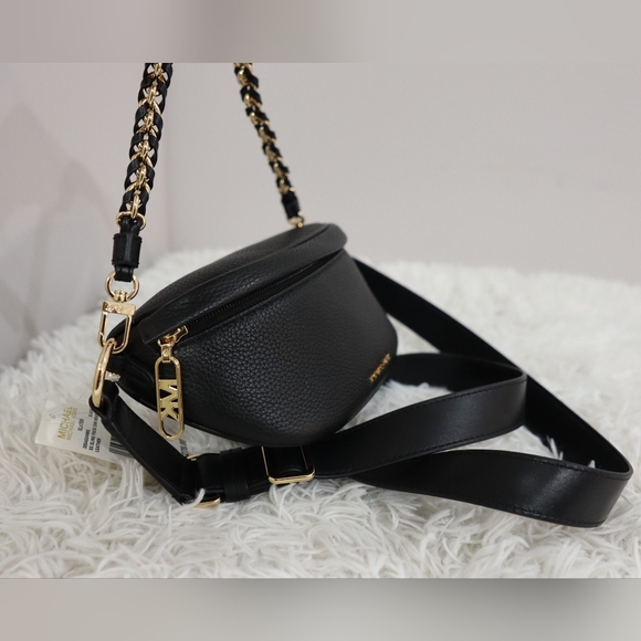 Authentic and New Michael kors multi purpose bag - Picture 5 of 7